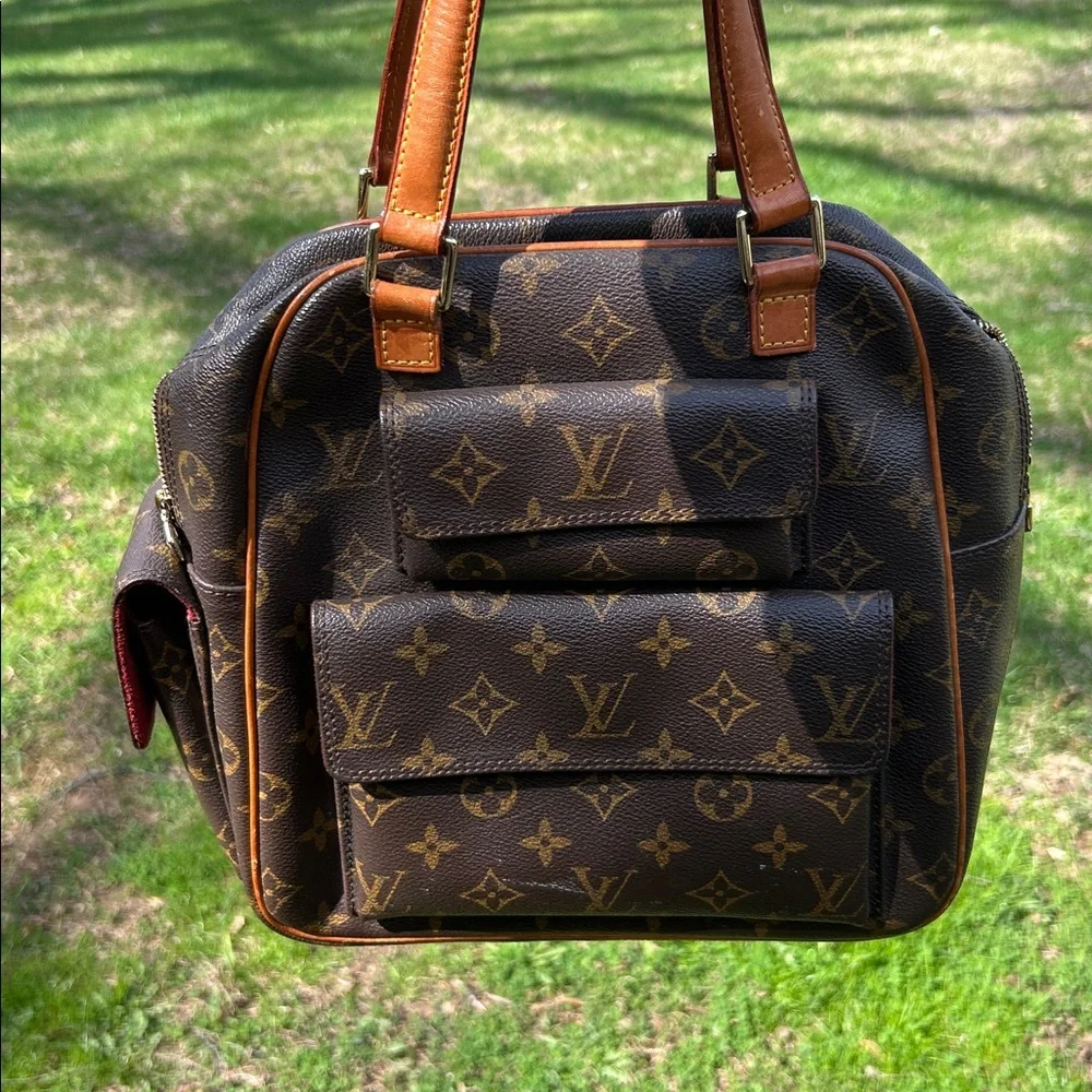‼️1 HR SALE‼️ ✨Louis Vuitton Monogram Excentri-Cite Handbag✨